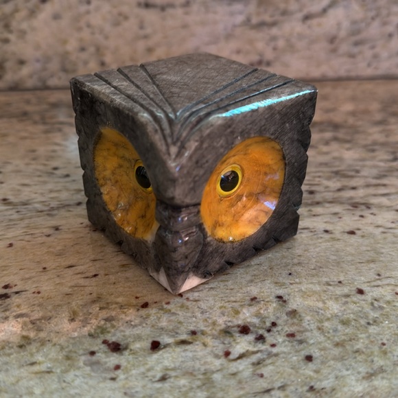 NWT. Square marble carved set of owls - Picture 4 of 7